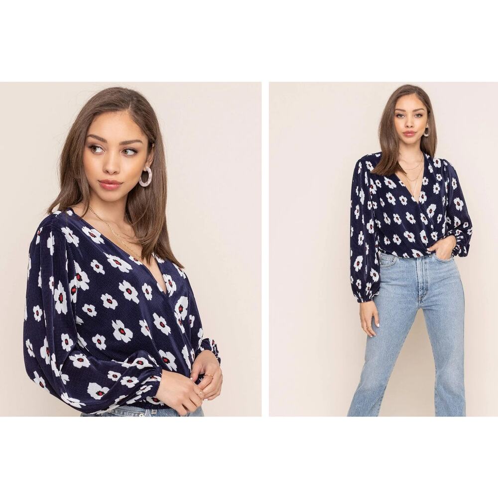 ASTR The Label Black White Pleated Dalmatian Surplice Crop Top Womens Small